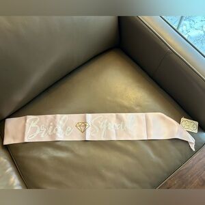 Pink💕 and Gold💛 'Bride👰‍♀️ Squad' Sash